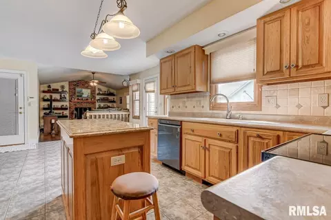 4400 Fielding Dr, Springfield, IL 62711 photo 13