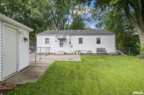 Exterior - 9 Claire Dr, Springfield, IL 62702 photo 3 of 7