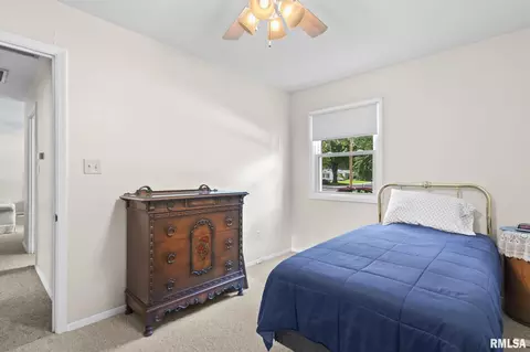 Bedroom - 9 Claire Dr, Springfield, IL 62702 photo 2 of 7