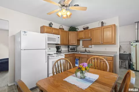 Kitchen - 9 Claire Dr, Springfield, IL 62702 photo 2 of 2