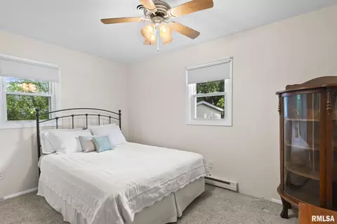 Bedroom - 9 Claire Dr, Springfield, IL 62702 photo 3 of 7