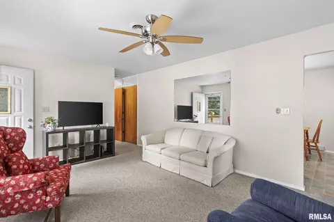 Living - 9 Claire Dr, Springfield, IL 62702 photo 3 of 3