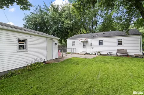 Exterior - 9 Claire Dr, Springfield, IL 62702 photo 5 of 7