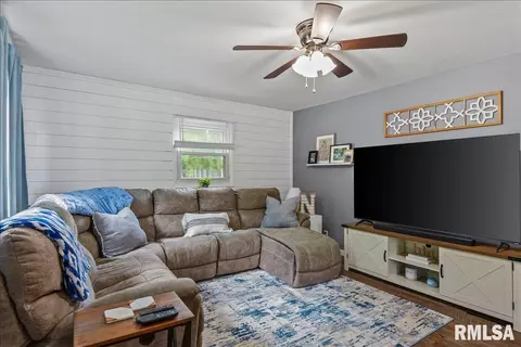 Living - 3117 Piper Rd, Springfield, IL 62707 photo 1 of 1