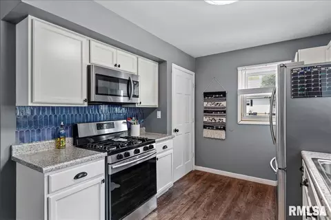 Kitchen - 3117 Piper Rd, Springfield, IL 62707 photo 2 of 2