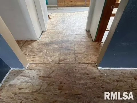 Entry Way - 2112 E Keys Ave, Springfield, IL 62702 photo 4 of 4