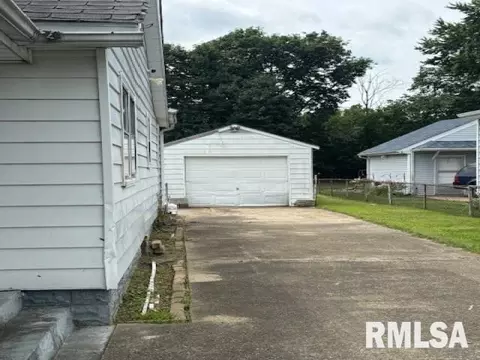 Other - 2112 E Keys Ave, Springfield, IL 62702 photo 2 of 6
