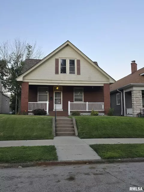 631 S 16th St, Quincy, IL 62301