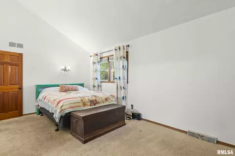 Bedroom - 2828 Crown Pt, Springfield, IL 62704 photo 1 of 14