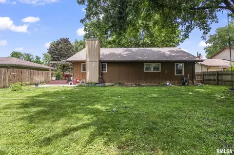 Exterior - 2828 Crown Pt, Springfield, IL 62704 photo 10 of 10