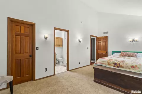 Bedroom - 2828 Crown Pt, Springfield, IL 62704 photo 3 of 14