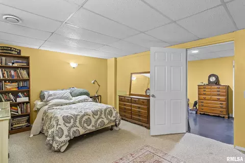 Bedroom - 2828 Crown Pt, Springfield, IL 62704 photo 13 of 14