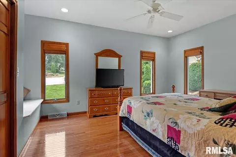 Bedroom - 3620 Melissa Dr, Springfield, IL 62711 photo 8 of 13