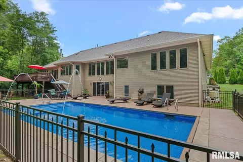 Exterior - 3620 Melissa Dr, Springfield, IL 62711 photo 5 of 13
