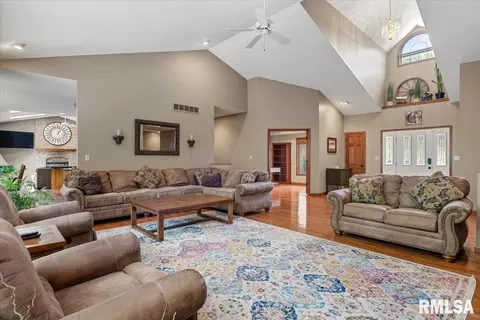 Living - 3620 Melissa Dr, Springfield, IL 62711 photo 3 of 6