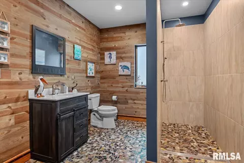Bath - 3620 Melissa Dr, Springfield, IL 62711 photo 6 of 6