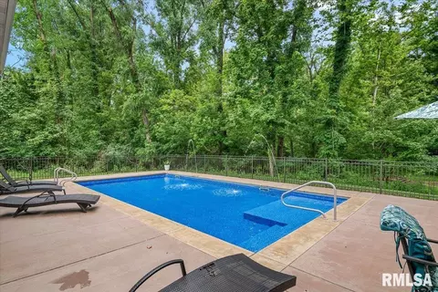 Exterior - 3620 Melissa Dr, Springfield, IL 62711 photo 8 of 13