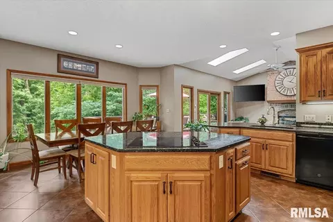 Kitchen - 3620 Melissa Dr, Springfield, IL 62711 photo 3 of 4