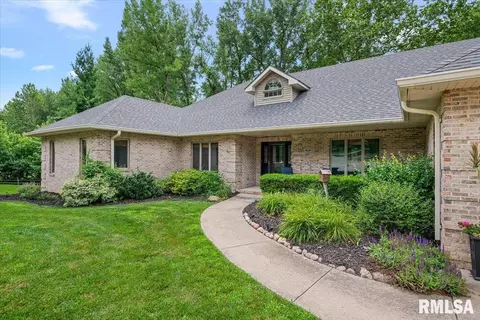 Exterior - 3620 Melissa Dr, Springfield, IL 62711 photo 3 of 13