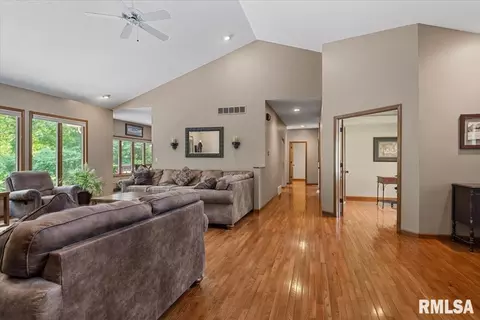 Entry Way - 3620 Melissa Dr, Springfield, IL 62711 photo 1 of 3