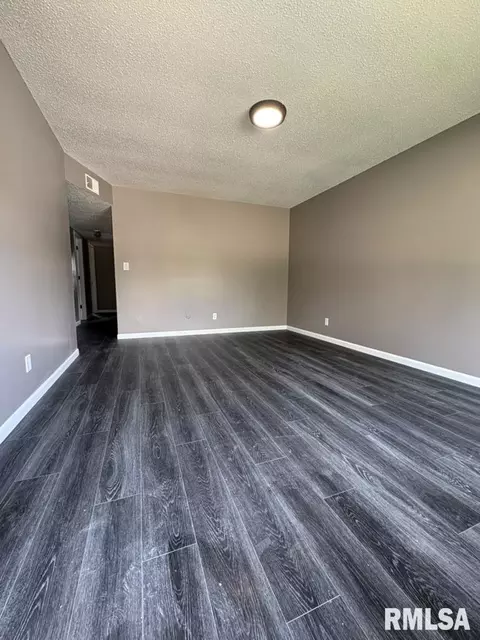 Living - 2043 Scarborough Rd, Springfield, IL 62702 photo 1 of 2