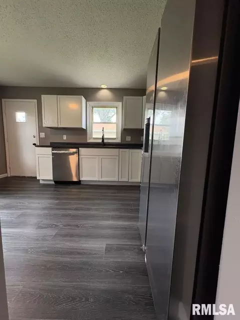 Entry Way - 2043 Scarborough Rd, Springfield, IL 62702 photo 1 of 1