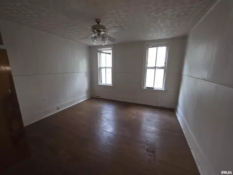 Bedroom - 1035 N 6th St, Springfield, IL 62702 photo 2 of 4