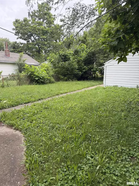 Exterior - 1707 E Moffat Ave, Springfield, IL 62702 photo 2 of 6