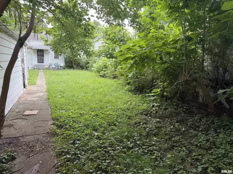 Exterior - 1707 E Moffat Ave, Springfield, IL 62702 photo 5 of 6