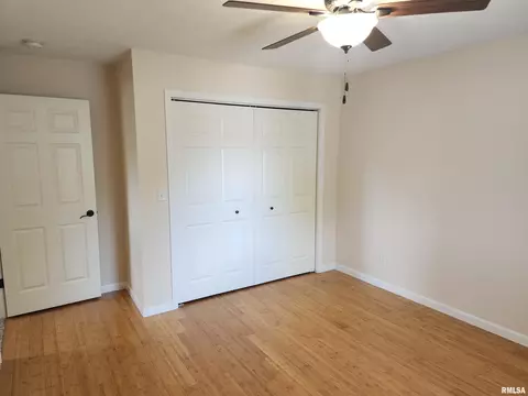 Bedroom - 404 Treeline Ln, Springfield, IL 62703 photo 4 of 8