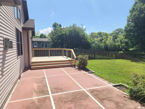 Exterior - 404 Treeline Ln, Springfield, IL 62703 photo 9 of 13