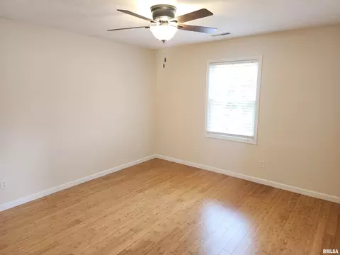 Bedroom - 404 Treeline Ln, Springfield, IL 62703 photo 3 of 8