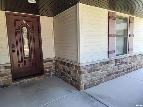 Exterior - 404 Treeline Ln, Springfield, IL 62703 photo 4 of 13