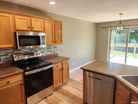 Kitchen - 404 Treeline Ln, Springfield, IL 62703 photo 5 of 5