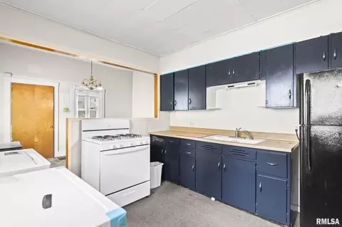 Kitchen - 1164 N 3rd St, Springfield, IL 62702 photo 1 of 2