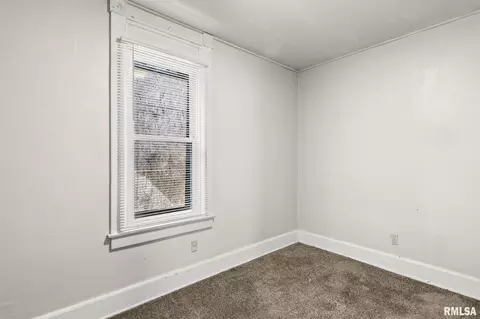 Bedroom - 1164 N 3rd St, Springfield, IL 62702 photo 5 of 7
