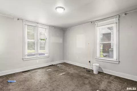 Bedroom - 1164 N 3rd St, Springfield, IL 62702 photo 1 of 7