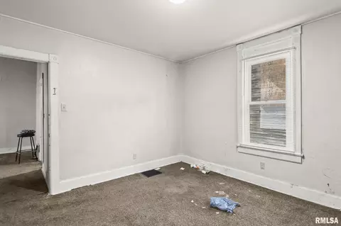 Bedroom - 1164 N 3rd St, Springfield, IL 62702 photo 6 of 7