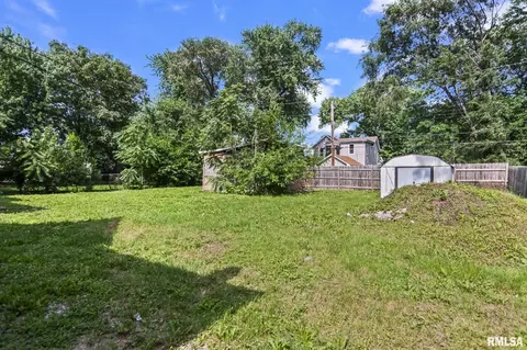 Exterior - 1164 N 3rd St, Springfield, IL 62702 photo 3 of 4