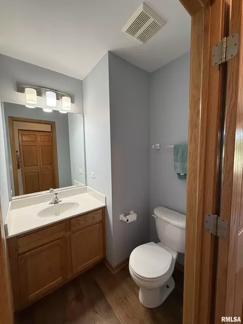 Bath - 304 Aster Dr, Minooka, IL 60447 photo 1 of 7