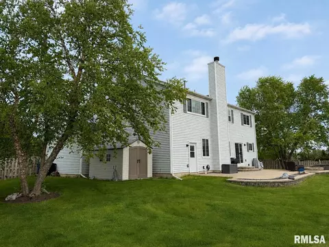 Exterior - 304 Aster Dr, Minooka, IL 60447 photo 4 of 14