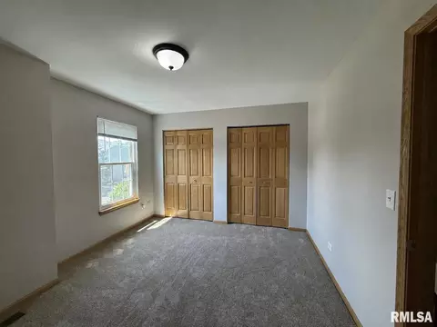 Bedroom - 304 Aster Dr, Minooka, IL 60447 photo 8 of 9