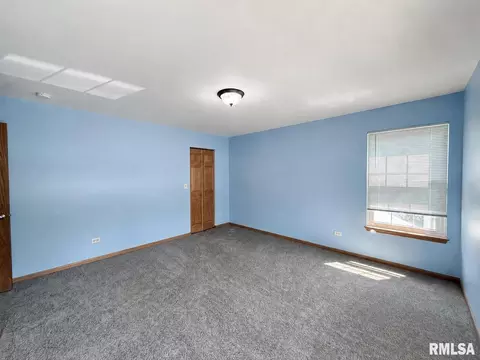 Bedroom - 304 Aster Dr, Minooka, IL 60447 photo 5 of 9