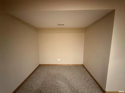 Bedroom - 304 Aster Dr, Minooka, IL 60447 photo 9 of 9