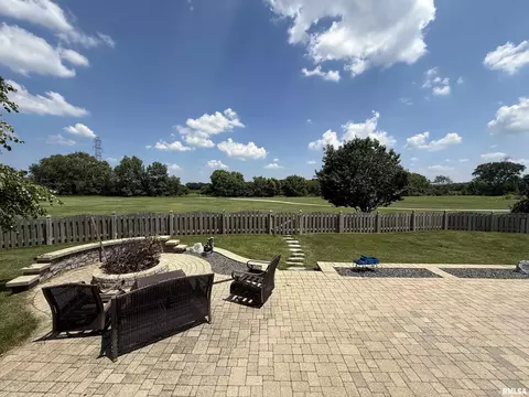 Exterior - 304 Aster Dr, Minooka, IL 60447 photo 6 of 14