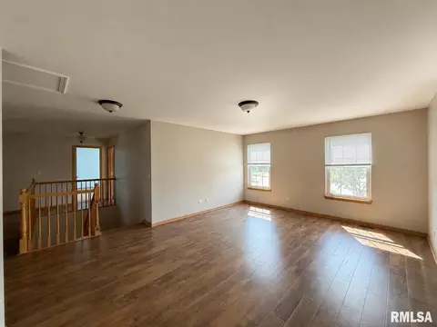 Living - 304 Aster Dr, Minooka, IL 60447 photo 3 of 4