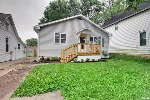 1126 N 16th St, Quincy, IL 62301