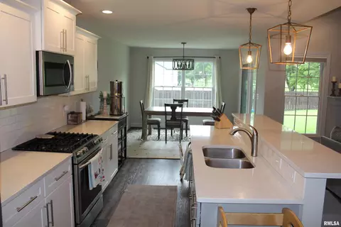 Kitchen - 3418 Telford Dr, Springfield, IL 62711 photo 1 of 2