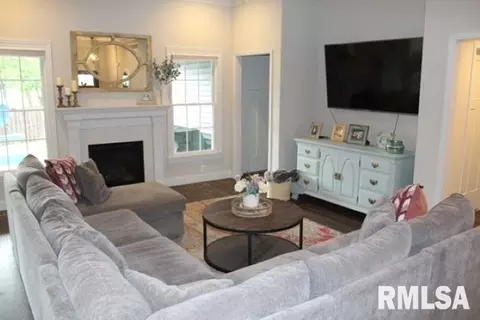 Living - 3418 Telford Dr, Springfield, IL 62711 photo 1 of 1