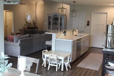 Kitchen - 3418 Telford Dr, Springfield, IL 62711 photo 2 of 2